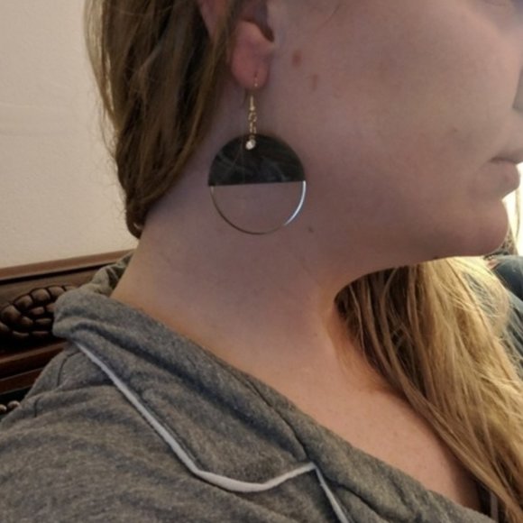 Nwt Marbled Drop Hoop earrings - Picture 3 of 3